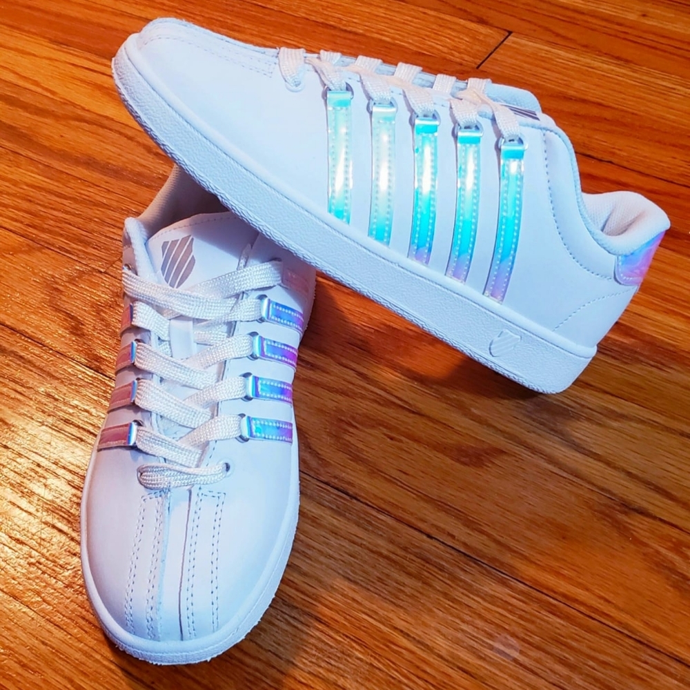 K•SWISS Big Kids Size 4 1/2 Sneakers